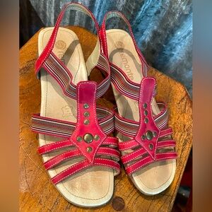 Remonte by Rieker women’s sandals! Elastic straps and multicolor design!